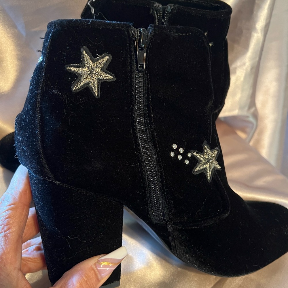 Booties - Picture 5 of 7